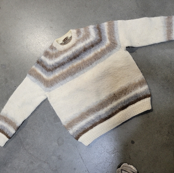 Sweaters - Vintage JAGMAN Handknit Origina wool fuzzy pullover sweater women's large